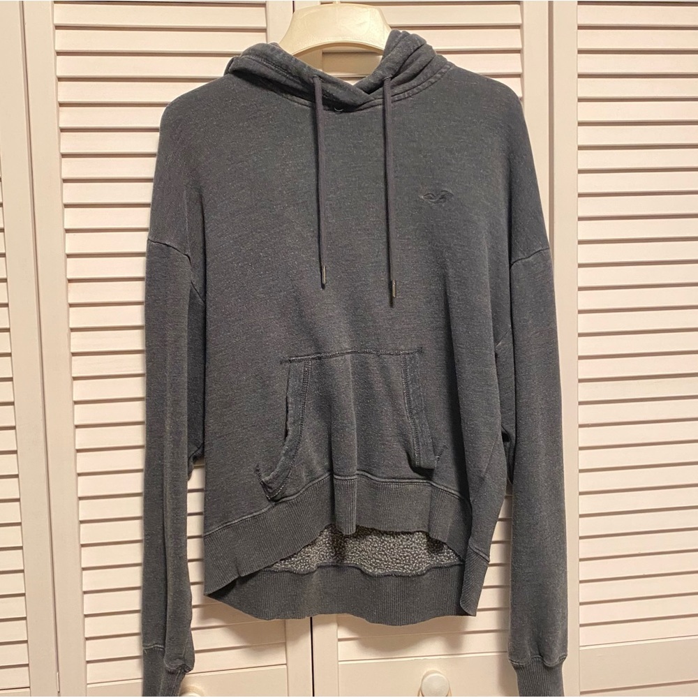 GREY HOODIE